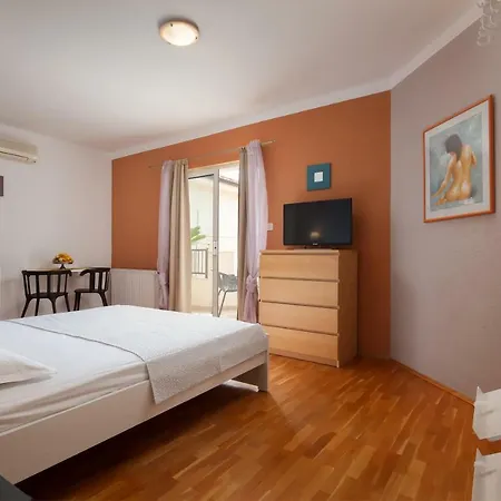 Ferienwohnung Waterfront Roko Podgora Exterior foto